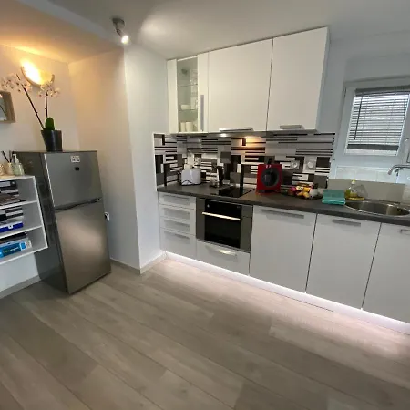 Appartement Moderne et Parking Privé Toul Extérieur photo