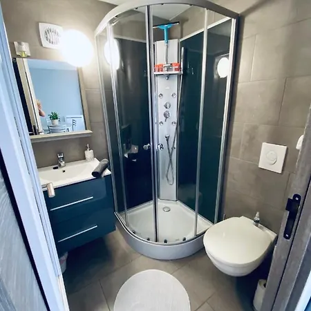 Appartement Moderne et Parking Privé Toul Extérieur photo