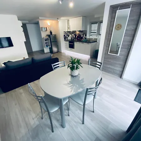 Appartement Moderne et Parking Privé Toul Extérieur photo