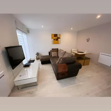 Appartement Moderne et Parking Privé Toul Extérieur photo