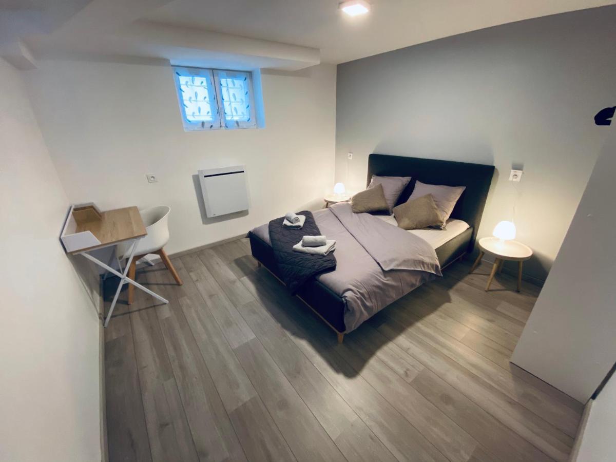 Entier Avec Parking Prive Au Calme Cosy A Etage Avec Balcon Apartment