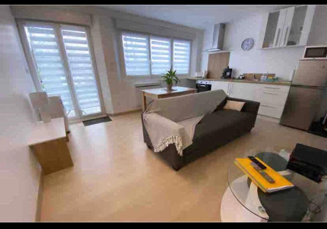 Entier Avec Parking Prive Au Calme Cosy A Etage Avec Balcon Apartment *