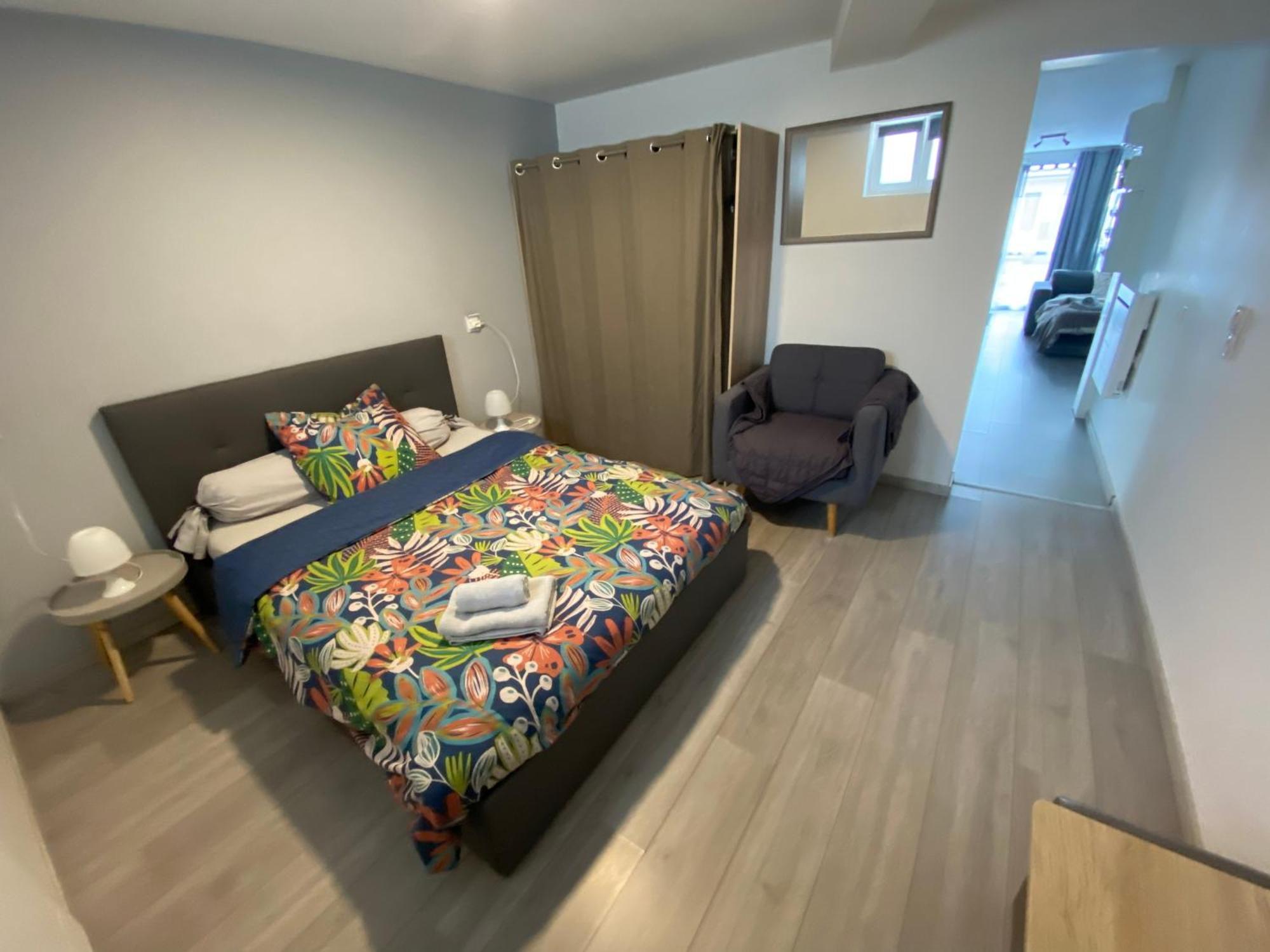 Apartment Entier Avec Parking Prive Au Calme Cosy A Etage Avec Balcon Toul