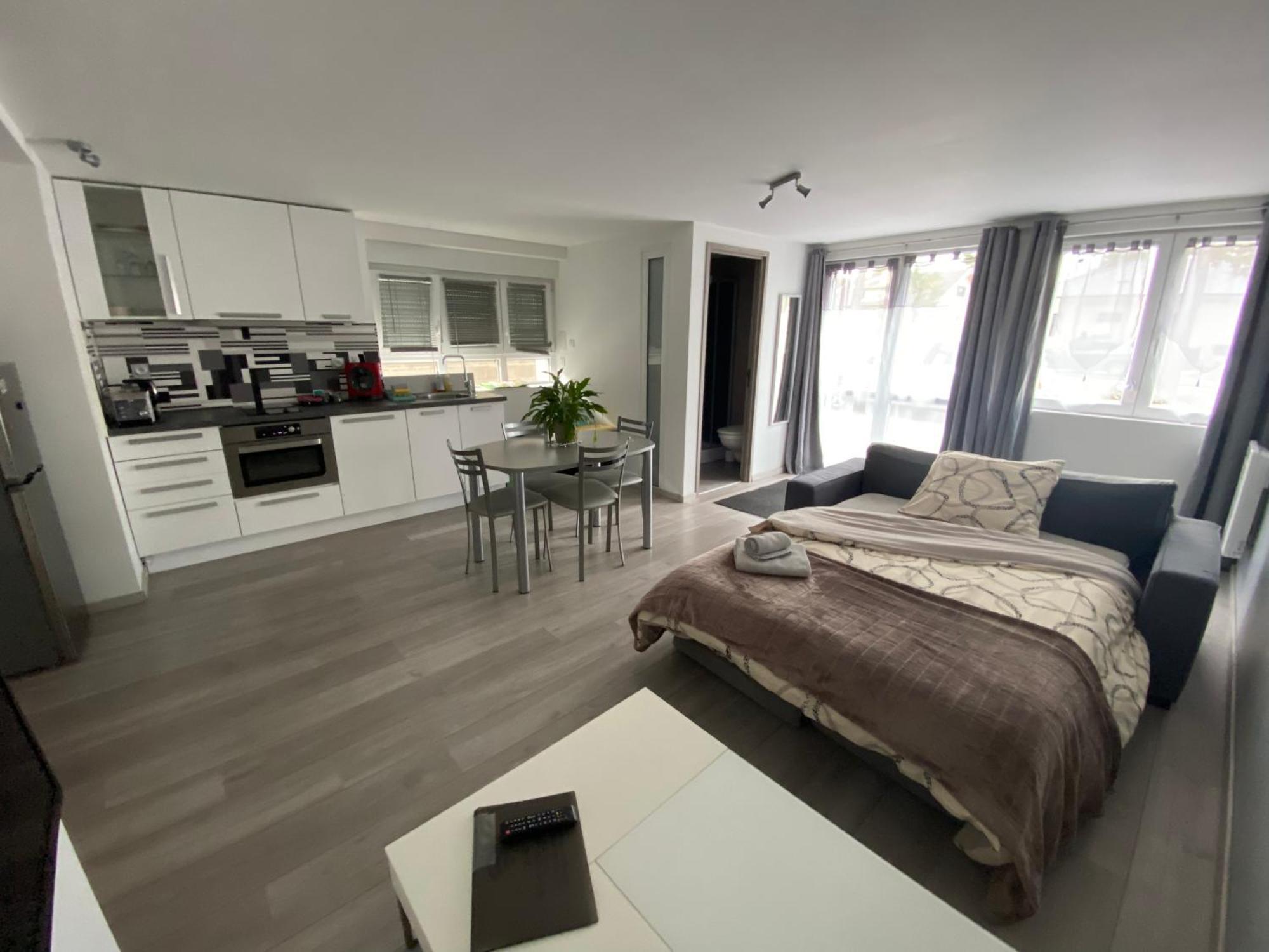 Entier Avec Parking Prive Au Calme Cosy A Etage Avec Balcon *