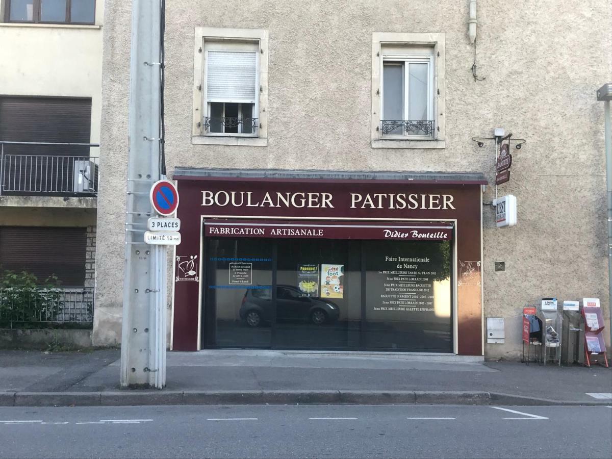 Entier Avec Parking Prive Au Calme Cosy A Etage Avec Balcon Apartment *